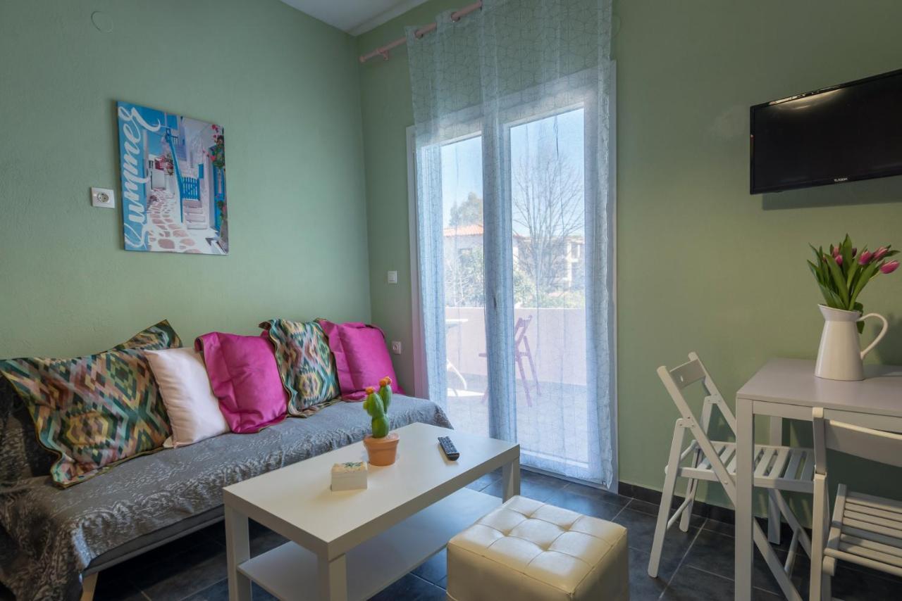 Kes Apartments อาโยส นิโกลาออส ภายนอก รูปภาพ