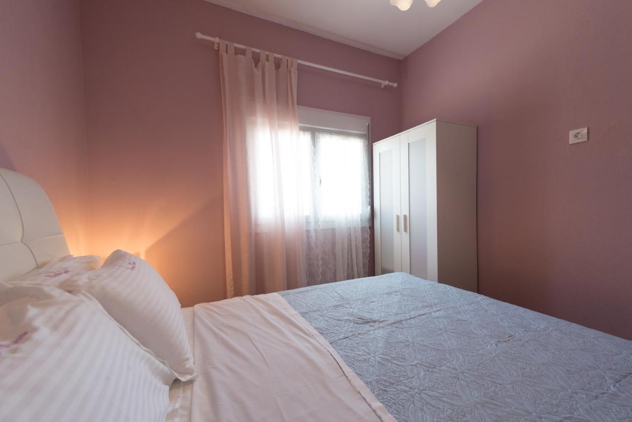 Kes Apartments อาโยส นิโกลาออส ภายนอก รูปภาพ