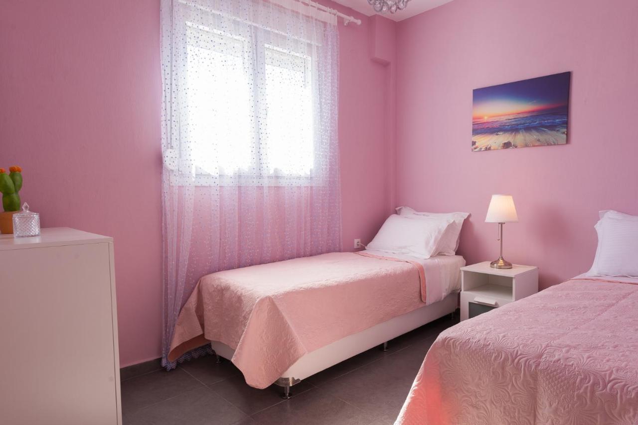 Kes Apartments อาโยส นิโกลาออส ภายนอก รูปภาพ