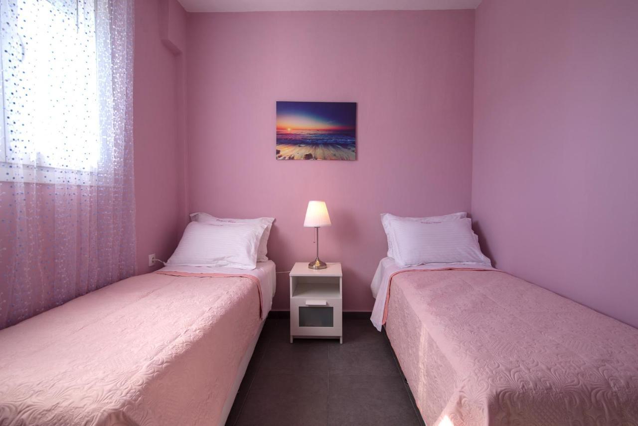 Kes Apartments อาโยส นิโกลาออส ภายนอก รูปภาพ