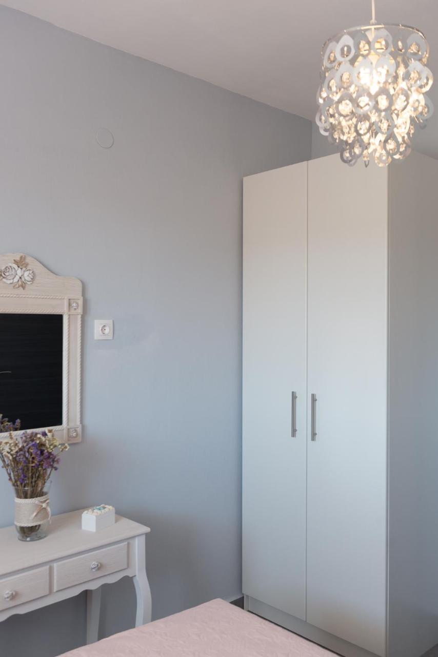 Kes Apartments อาโยส นิโกลาออส ภายนอก รูปภาพ