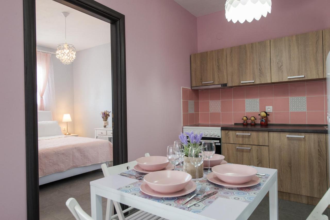 Kes Apartments อาโยส นิโกลาออส ภายนอก รูปภาพ