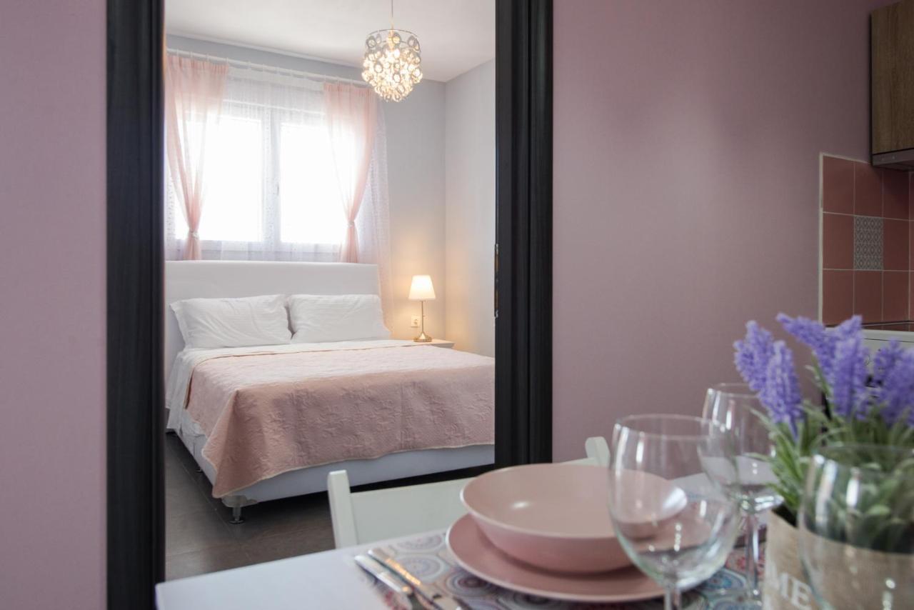 Kes Apartments อาโยส นิโกลาออส ภายนอก รูปภาพ