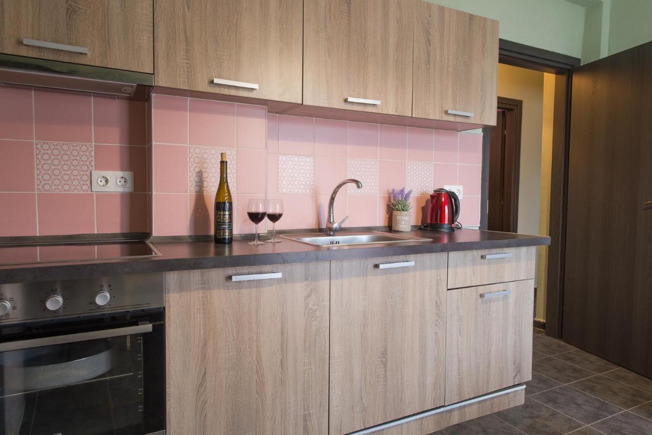 Kes Apartments อาโยส นิโกลาออส ภายนอก รูปภาพ