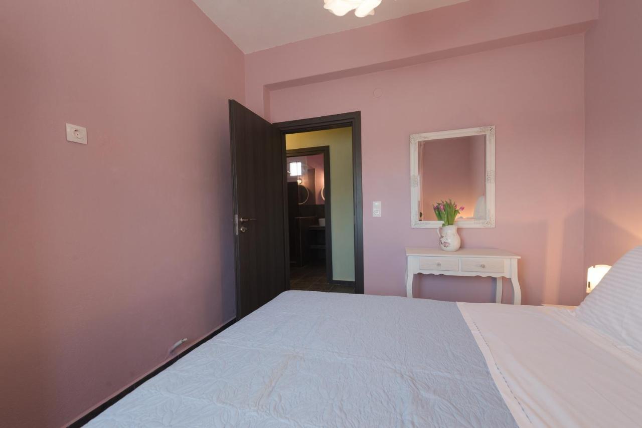 Kes Apartments อาโยส นิโกลาออส ภายนอก รูปภาพ