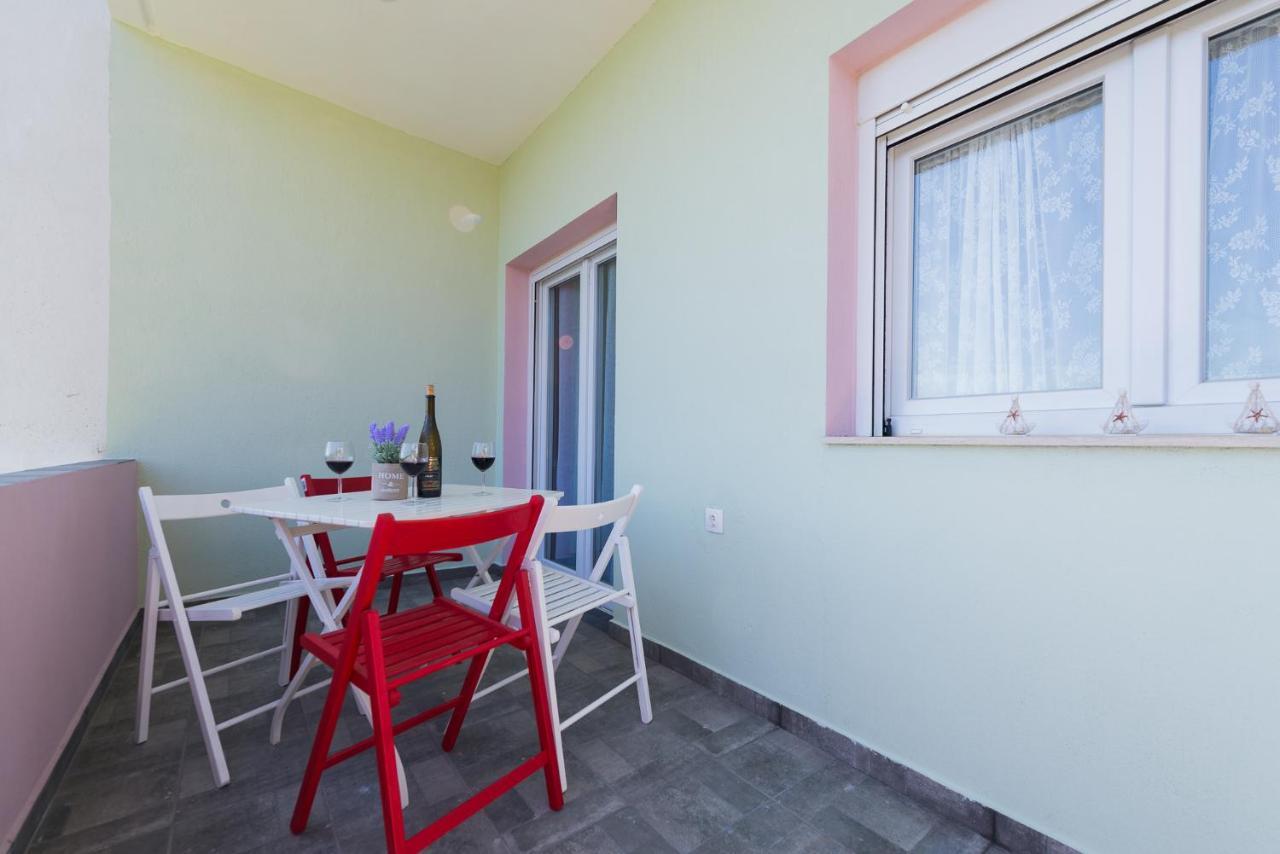 Kes Apartments อาโยส นิโกลาออส ภายนอก รูปภาพ