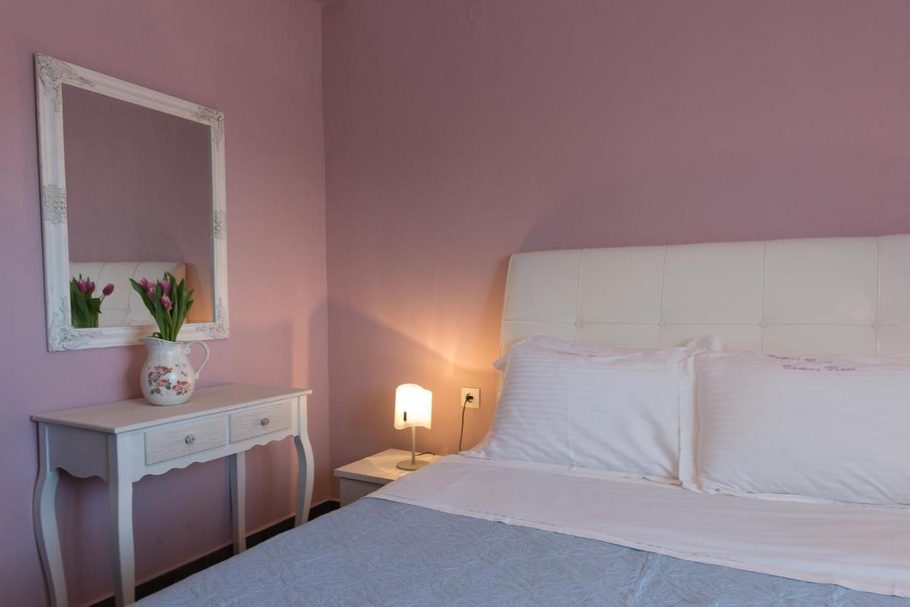 Kes Apartments อาโยส นิโกลาออส ภายนอก รูปภาพ